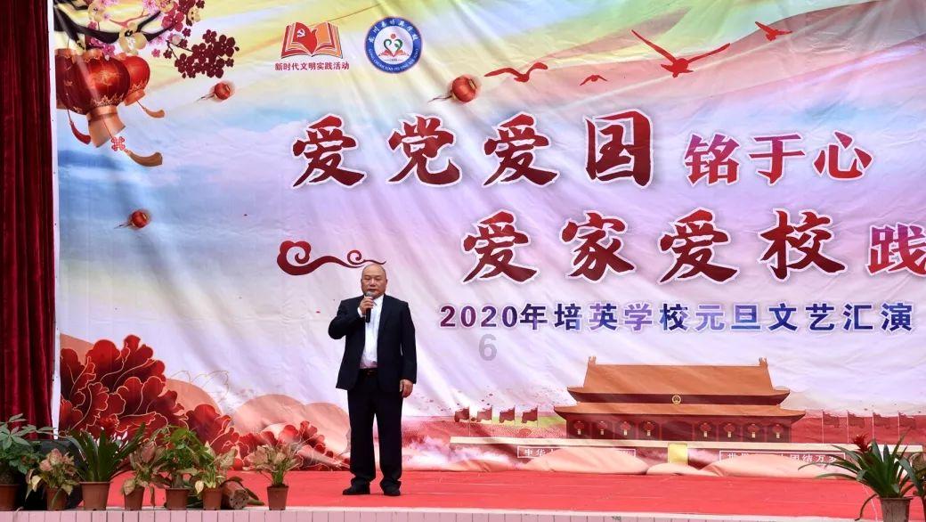 可爱的小孔雀救援