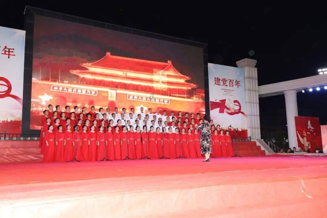 为了除静电,我把门口的墙都摸黑了……