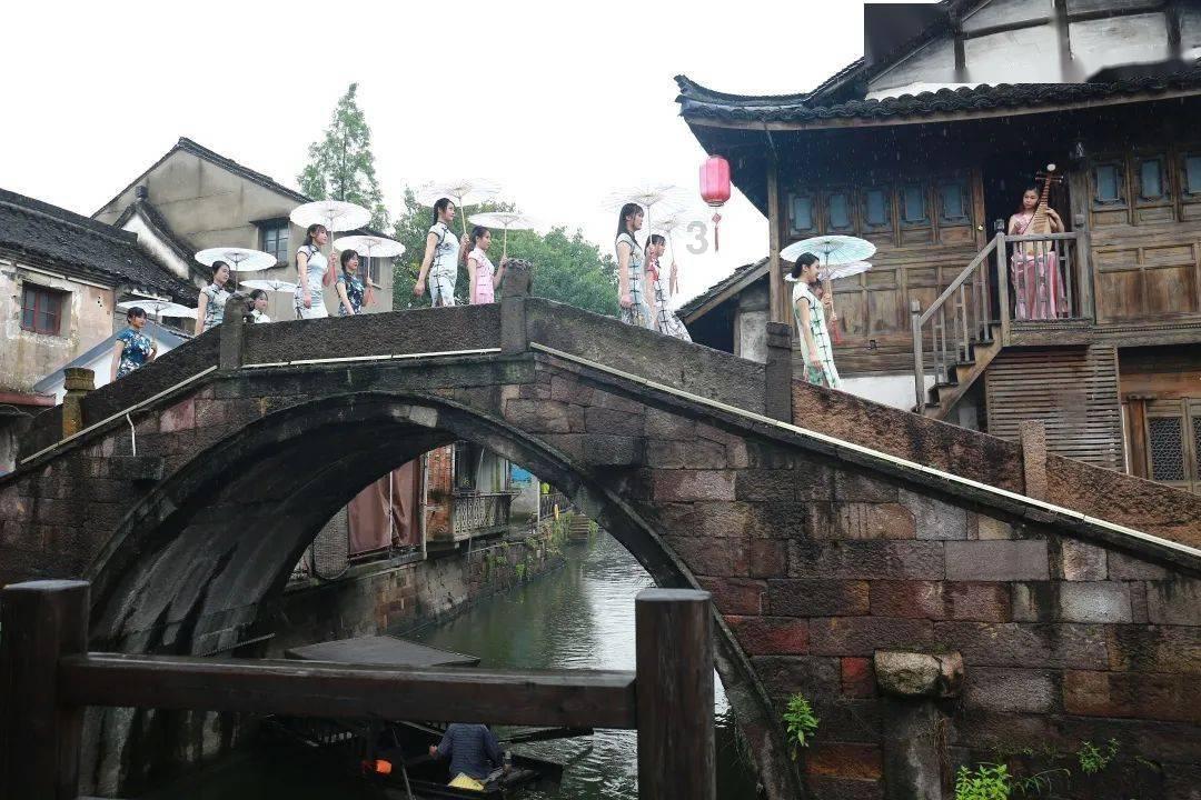 女性来月经,为何身上有股“腥味”?或许和这3个习惯有关!